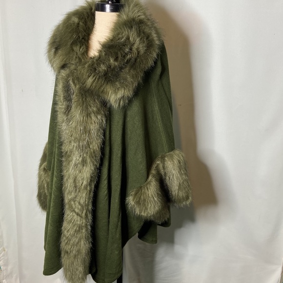 Fashion Sweetz Green Faux Fur Shawl Poncho XL - Picture 3 of 7